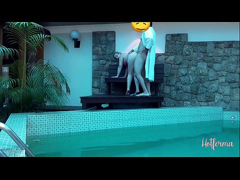 ❤️ Le patron invite la femme de chambre à la piscine, mais n'a pas pu résister à une chaude Vidéo de porno at us ﹏