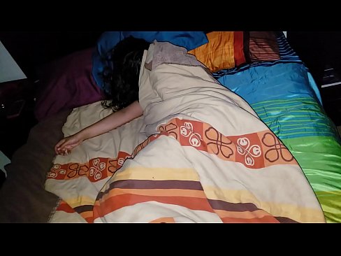 ❤️ Beau-fils réprimandant sa jeune belle-mère pendant qu'elle dort. Vidéo de porno at us ﹏